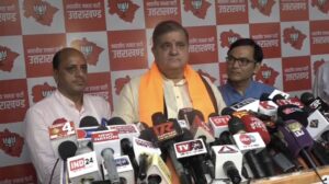 उत्तराखंड 2027 चुनाव: कांग्रेस का घोषणा पत्र, BJP का पलटवार