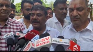 गाय को राष्ट्रमाता का दर्जा देने की मांग, कांग्रेस ने सौंपा ज्ञापन