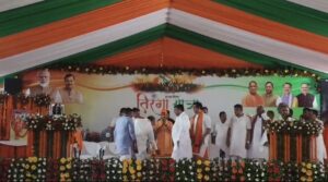 गोरखपुर तिरंगा यात्रा: CM योगी की अगुवाई में उमड़ा देशभक्ति का जनसैलाब, ढाई किमी तक गूंजा ‘राष्ट्र प्रथम’