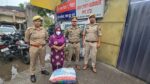नोएडा गांजा तस्करी महिला से 23.4 किलो गांजा बरामद