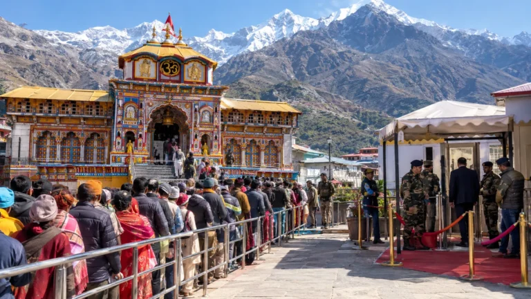 चारधाम यात्रा: बदरी-केदार में VIP अतिथियों के प्राथमिक दर्शन का ₹1100 शुल्क फिलहाल स्थगित, अगले साल बनेगी नई गाइडलाइन