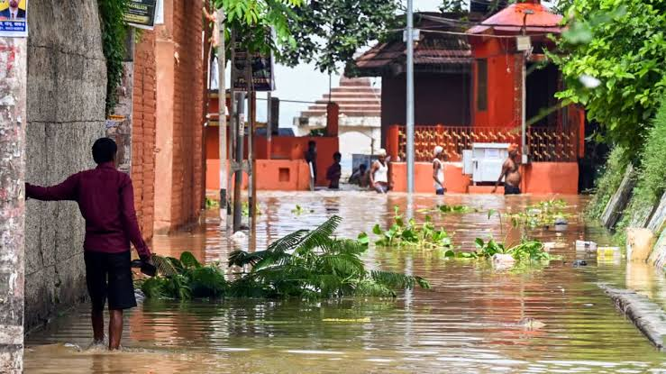 Gandhi Ghat Water Level vs Danger Level