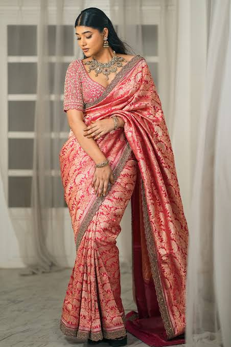 Luxury Saree Comparison: What Makes Each One Special?