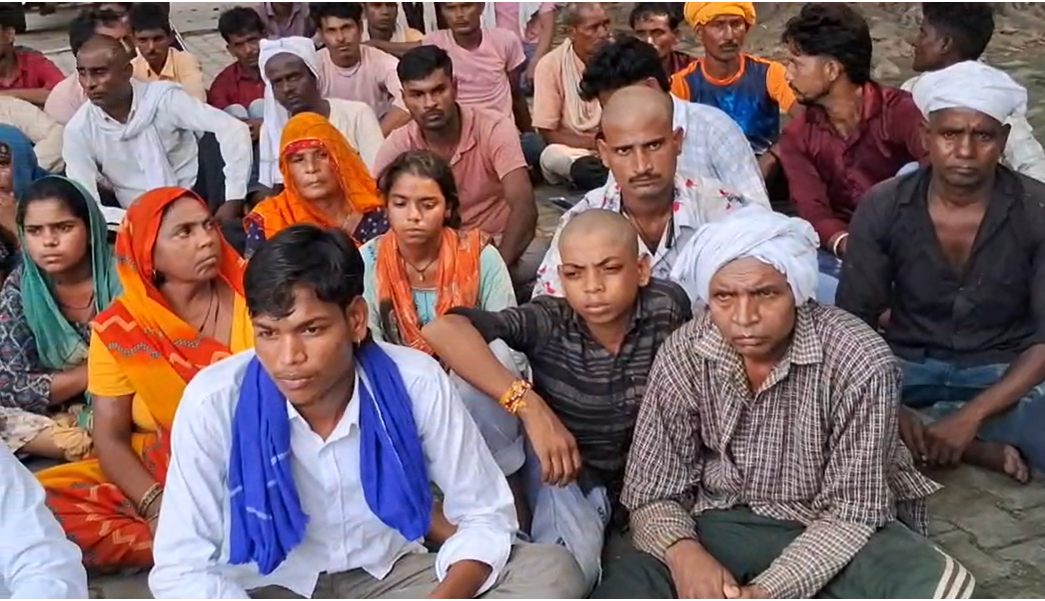 कन्नौजमें पंचायत सहायक की मौत पर बवाल, परिजनों ने हत्या कर शव लटकाने का लगाया आरोप