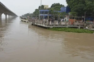 पटना में बाढ़ का बढ़ा खतरा: गंगा का जलस्तर उच्चतम बाढ़ स्तर के पार, निचले इलाकों में अलर्ट