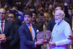 PM मोदी ने इंडिया मोबाइल कांग्रेस (IMC ) 2026 का उद्घाटन किया; कहा कि 5G कनेक्टिविटी हर ज़िले तक पहुँच गई है।