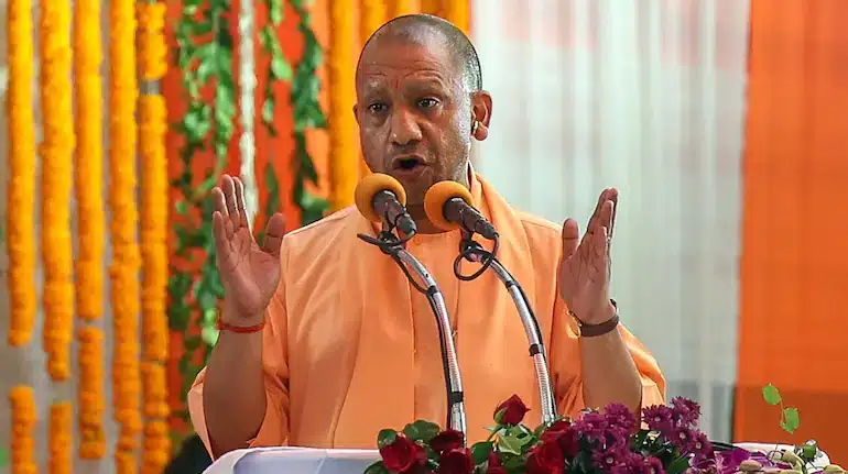 CM Yogi brings major relief to farmers in Gorakhpur; ₹493 crore transferred via DBT to the accounts of disaster-affected farmers.