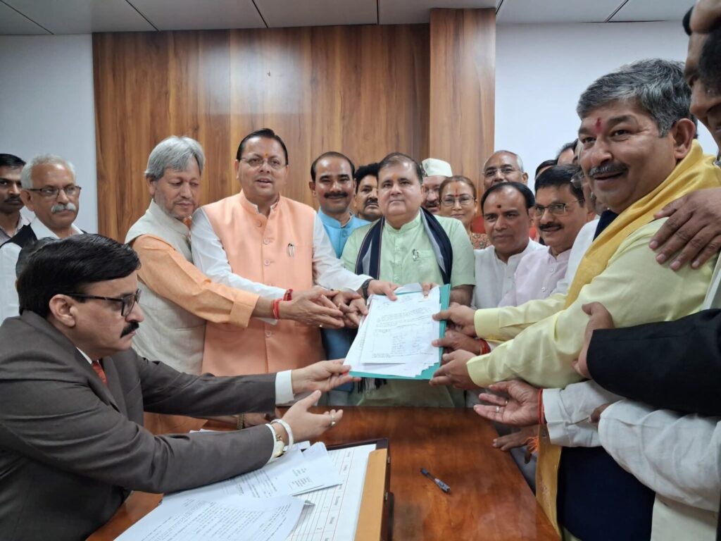 Uttarakhand- राज्यसभा के लिए भाजपा प्रत्याशी दिनेश आर्य ने दाखिल किया नामांकन