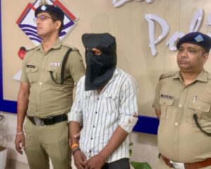 Crime Dehradun Triple Murder – प्लम्बर ने बुजुर्ग दंपती समेत घर में काम करने वाली को उतारा मौत के घाट, पुलिस ने हत्यारे को दबोचा