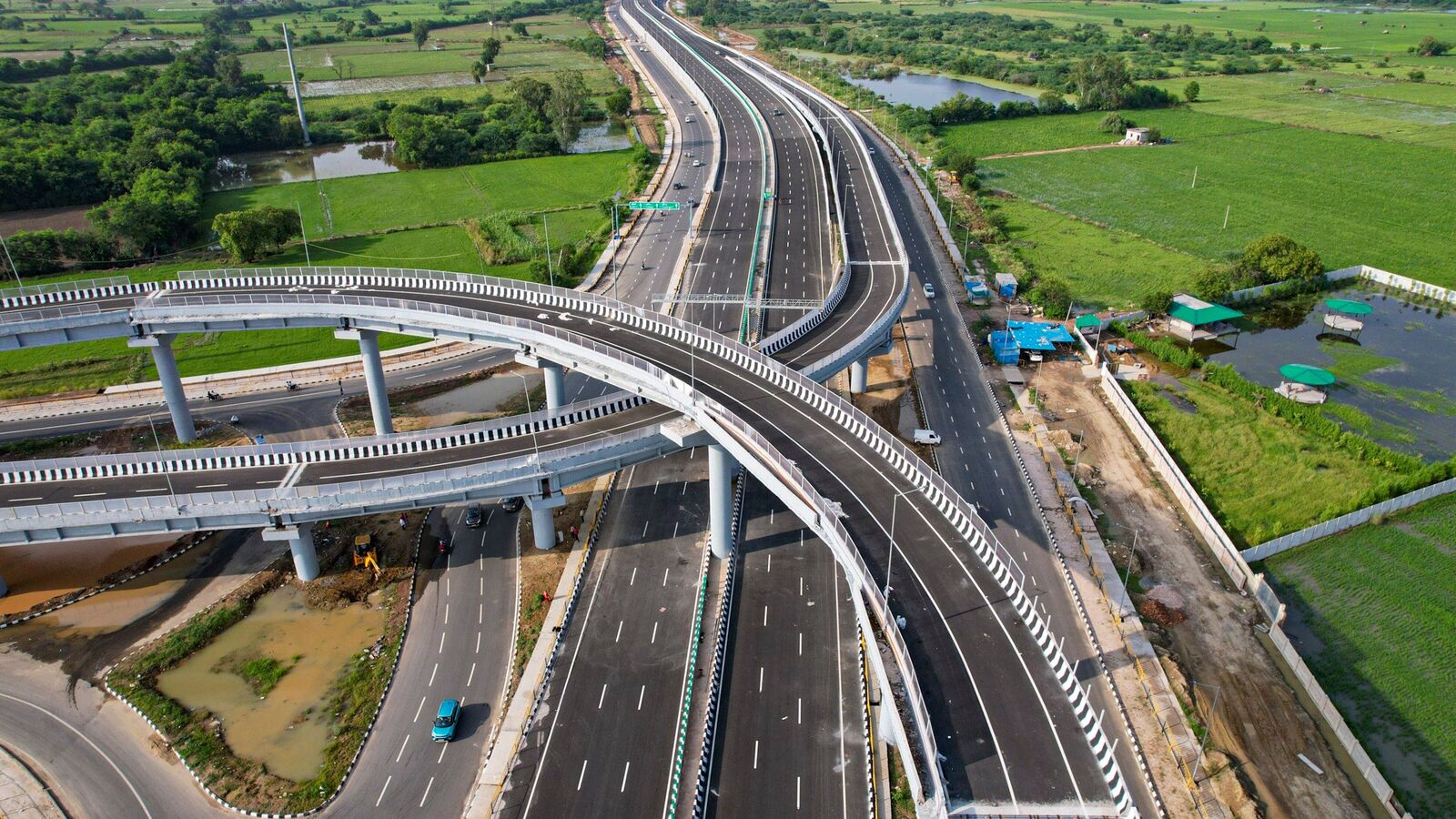 Uttar Pradesh: Four new link expressways to be built in UP at a cost of Rs 17,542 crore; approved by the Yogi cabinet.