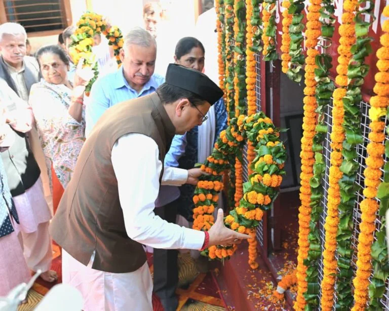 मुख्यमंत्री पुष्कर सिंह धामी ने उत्तराखंड राज्य आंदोलनकारी शहीदों को दी श्रद्धांजलि