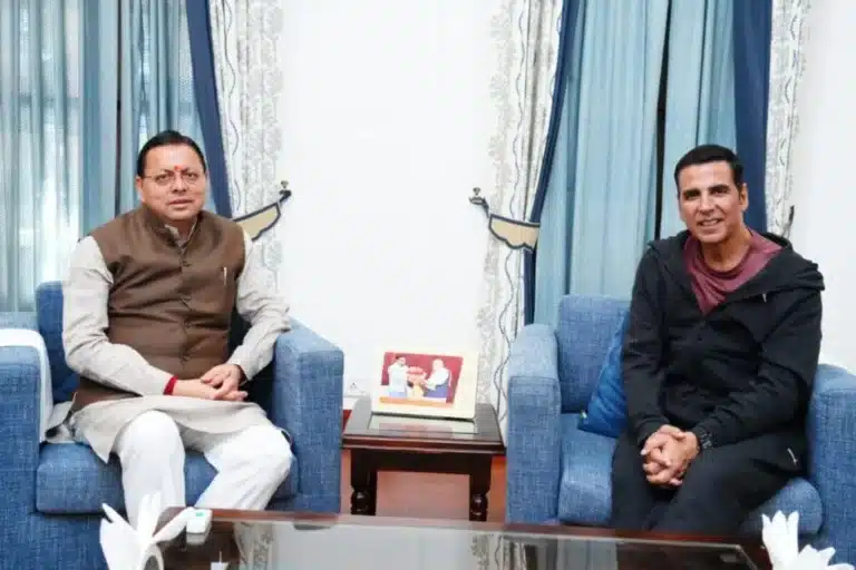 मुख्यमंत्री पुष्कर सिंह धामी से प्रसिद्ध फिल्म अभिनेता अक्षय कुमार ने की शिष्टाचार भेंट