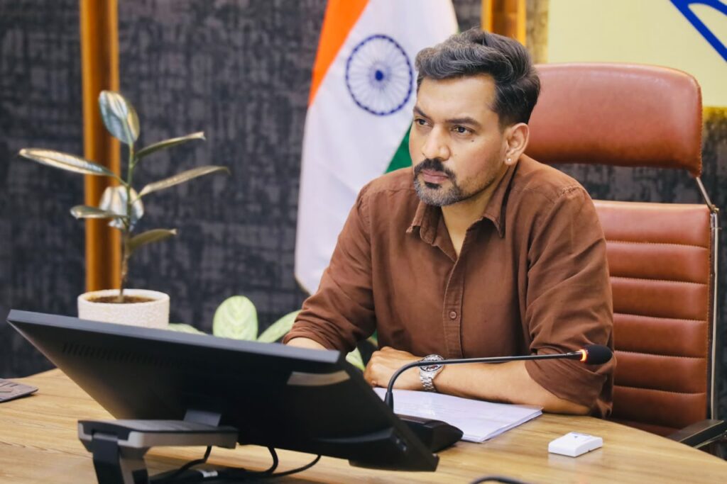 Uttarakhand- खराब स्ट्रीट लाइटों की मरम्मत के लिए देहरादून में विशेष अभियान तेज, 806 लाइटें चिह्नित